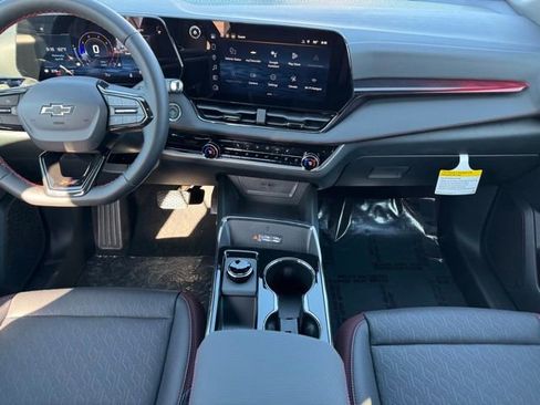 New 2026 Chevrolet Equinox RS AWD/4WD image 2