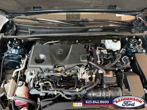 Used 2020 Toyota Camry SE w/ Sunroof Package FWD image 9