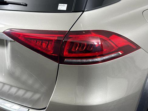 Used 2021 Mercedes-Benz GLE 350 w/ Premium Package image 34