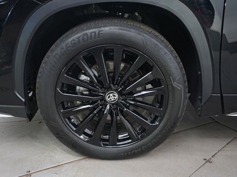 Used 2025 Toyota Highlander XSE image 26