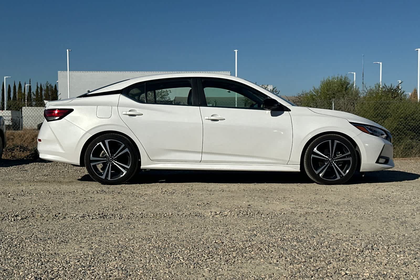 Used 2023 Nissan Sentra SR w/ SR Premium Package FWD image 9