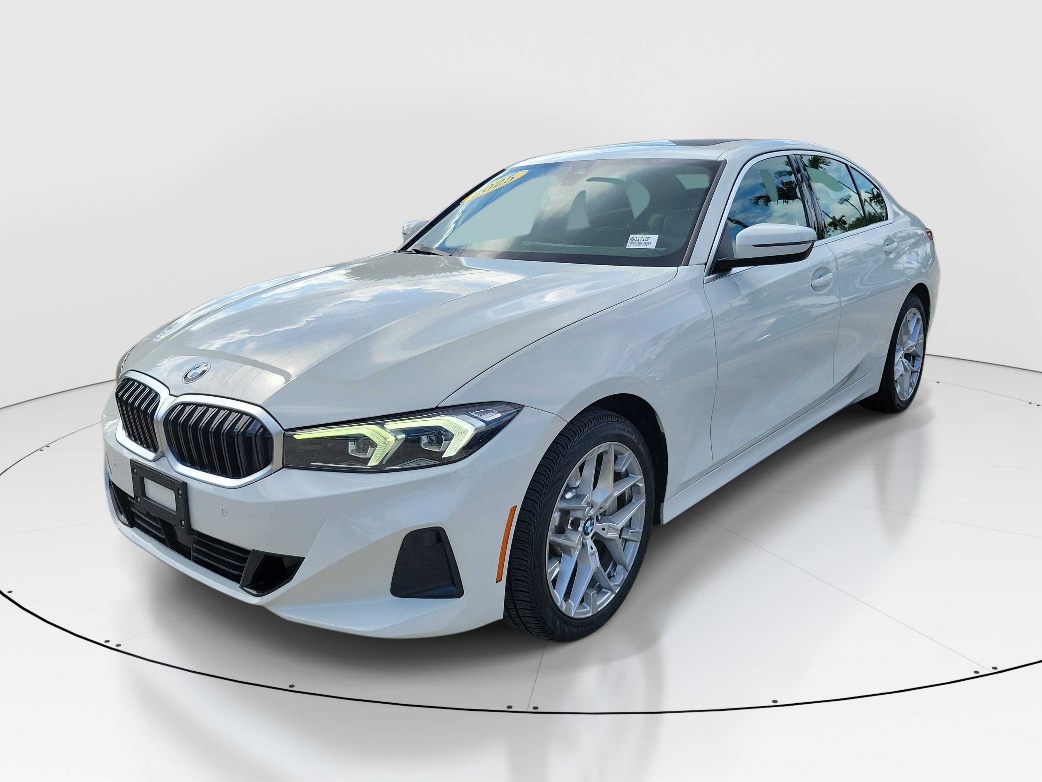 Used 2025 BMW 330i Sedan RWD image 3