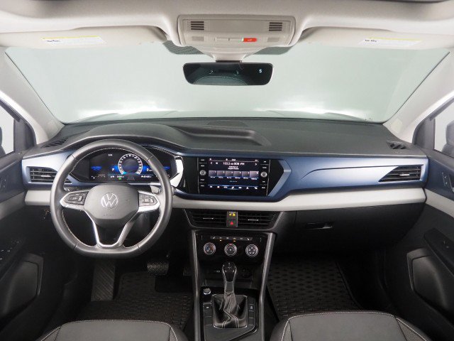 Used 2023 Volkswagen Taos SE w/ Sunroof Package w/ Panoramic Sunroof Package FWD image 2