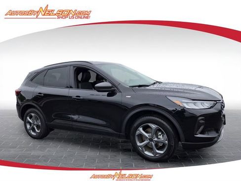 Used 2025 Ford Escape ST-Line AWD/4WD image 1