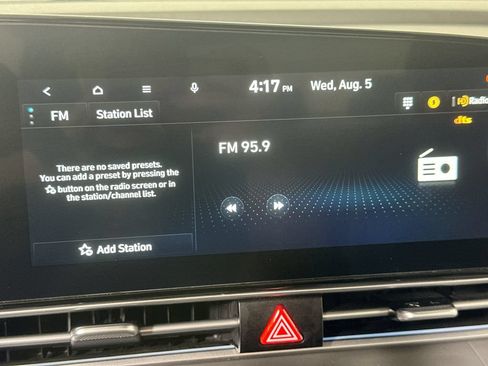 Used 2025 Hyundai Elantra SEL FWD image 30