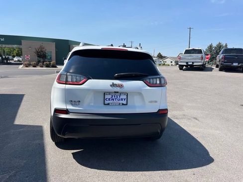 Used 2019 Jeep Cherokee Latitude Plus AWD/4WD image 11