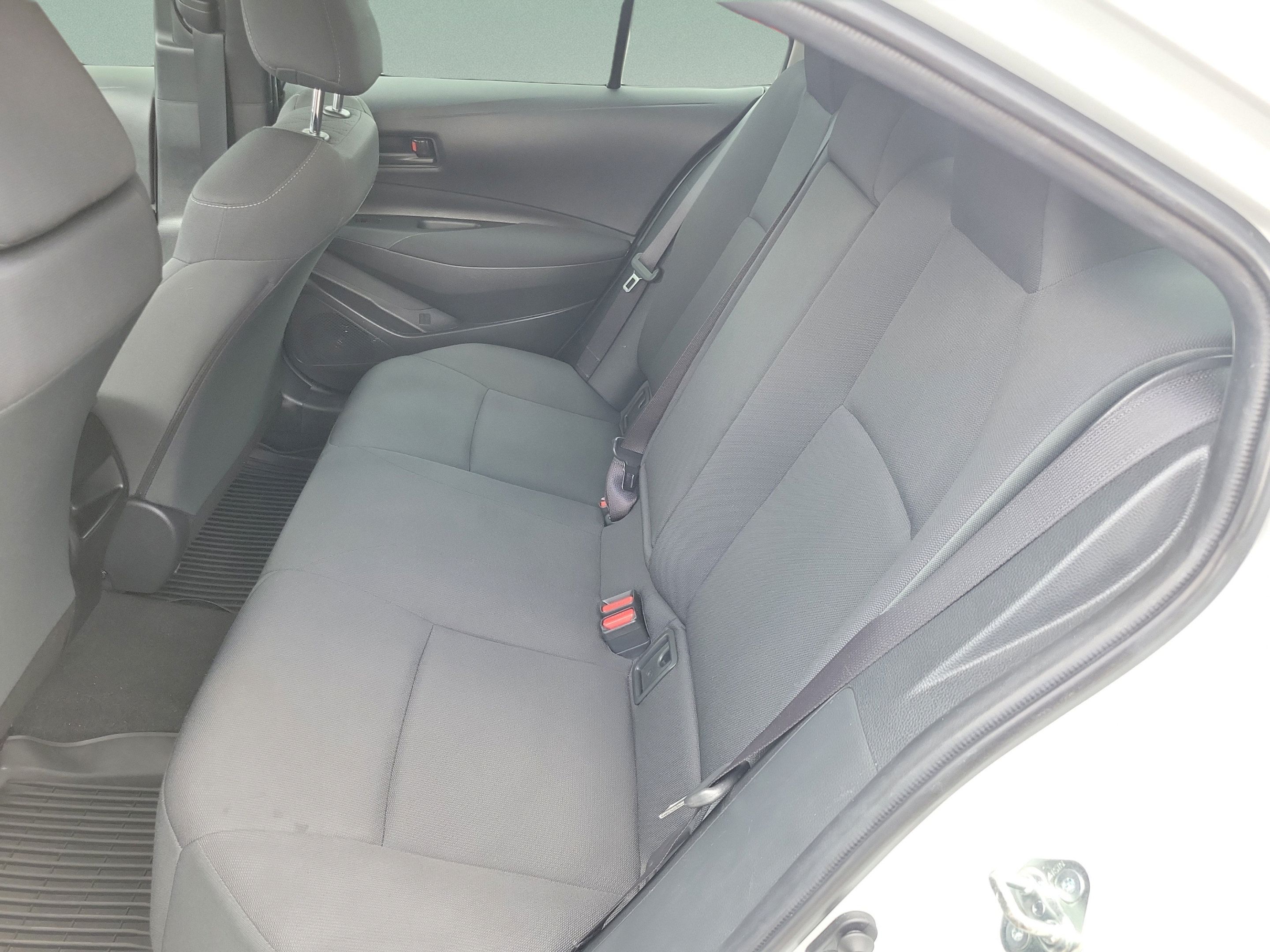 Used 2022 Toyota Corolla LE FWD image 13