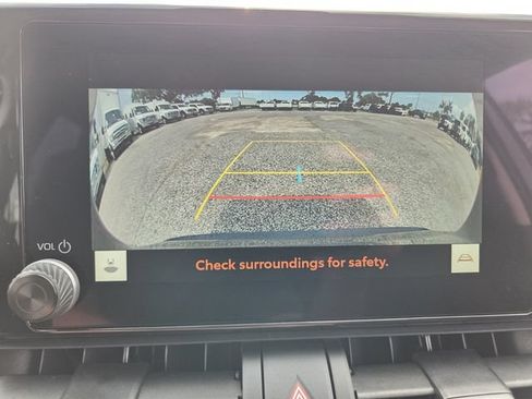 Used 2025 Toyota RAV4 XLE AWD/4WD image 25