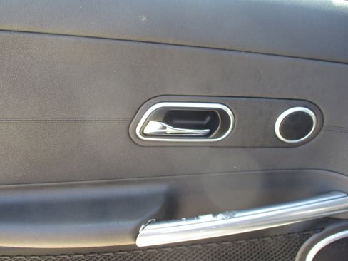 Used 2005 Chrysler Crossfire Limited RWD image 12