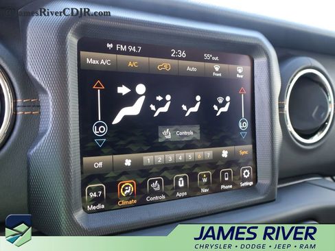 Used 2023 Jeep Wrangler Altitude image 32