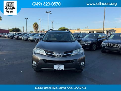 Used 2013 Toyota RAV4 XLE FWD image 2
