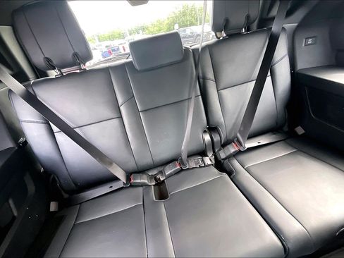 Used 2025 Toyota Sequoia Platinum AWD/4WD image 27