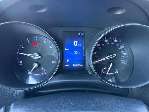 Used 2018 Toyota C-HR XLE image 17