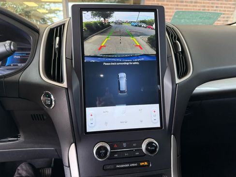 Certified 2023 Ford Edge SE w/ Black Appearance Package AWD/4WD image 16