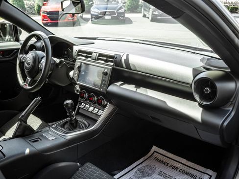 Used 2025 Toyota GR86 RWD image 13
