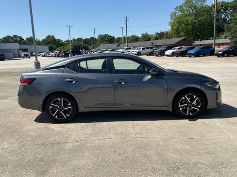 Used 2025 Nissan Sentra SV w/ All-Weather Package FWD image 4