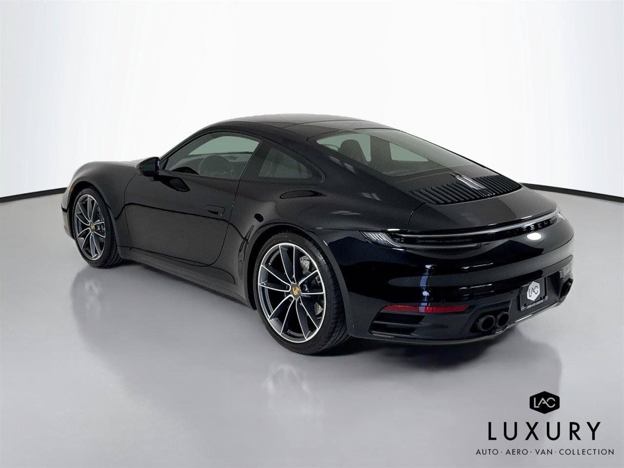 Used 2022 Porsche 911 Carrera w/ Premium Package RWD image 8