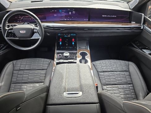 Certified 2026 Cadillac Escalade ESV Platinum Sport AWD/4WD image 15