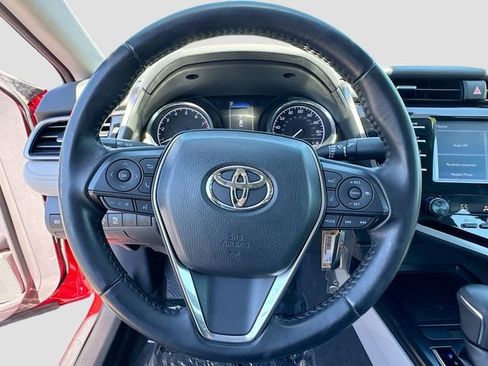 Used 2019 Toyota Camry SE FWD image 11