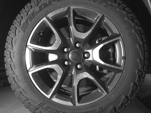 Used 2025 Jeep Compass Trailhawk image 13