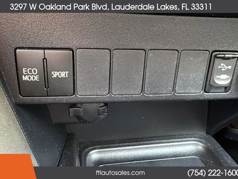 Used 2013 Toyota RAV4 XLE FWD image 58