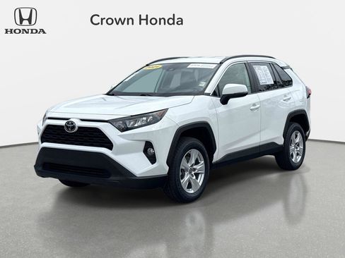 Used 2021 Toyota RAV4 XLE FWD image 1