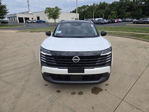 New 2026 Nissan Kicks SV w/ SV Premium Package FWD image 7
