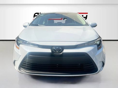 Used 2026 Toyota Corolla LE FWD image 2