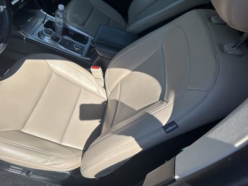 Used 2020 Ford Explorer XLT w/ Equipment Group 202A image 11