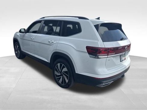 Used 2024 Volkswagen Atlas SE image 4