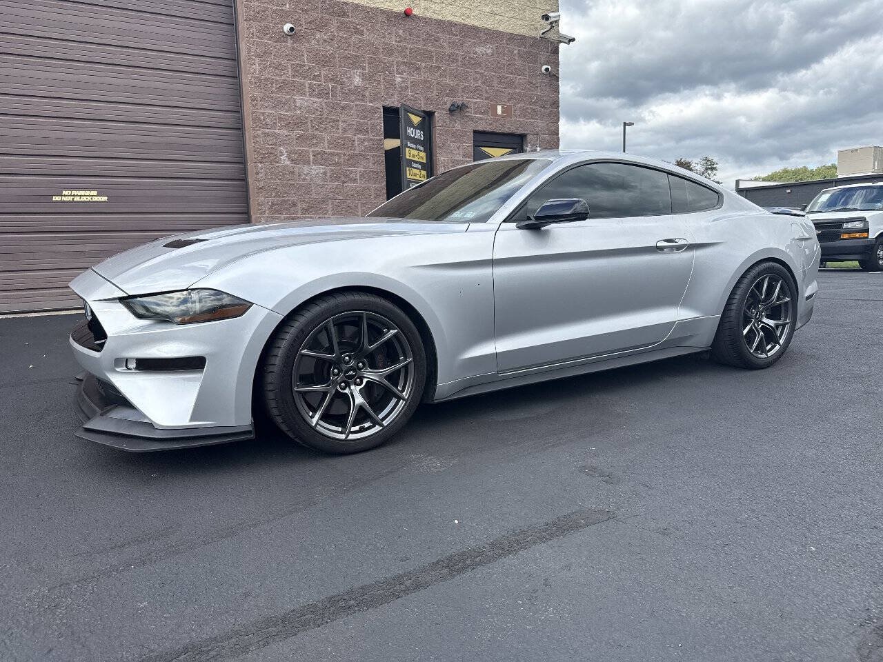 Used 2019 Ford Mustang GT Premium w/ Performance Package - Level 2 RWD image 3