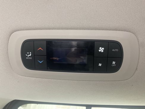Used 2017 Chrysler Pacifica Touring-L Plus FWD image 13