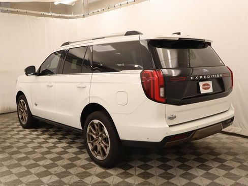 Used 2025 Ford Expedition King Ranch AWD/4WD image 3
