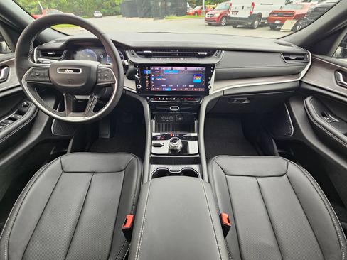 New 2026 Jeep Grand Cherokee Limited AWD/4WD image 9