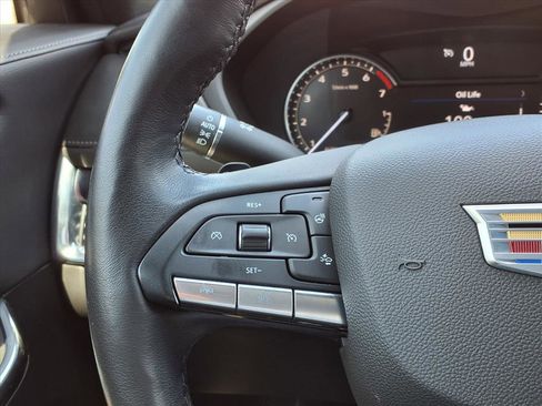 Used 2023 Cadillac XT4 Luxury w/ Cold Weather Package FWD image 28