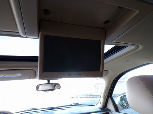 Used 2013 Cadillac Escalade ESV Luxury image 36