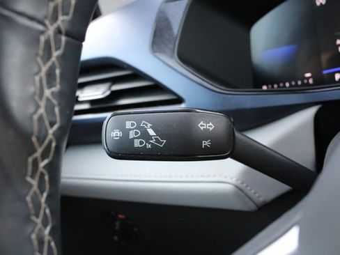 Used 2024 Volkswagen Taos SE AWD/4WD image 11