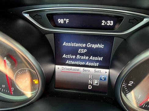 Used 2018 Mercedes-Benz CLA 250 4MATIC image 32