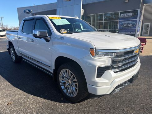 Used 2024 Chevrolet Silverado 1500 High Country w/ Technology Package image 2