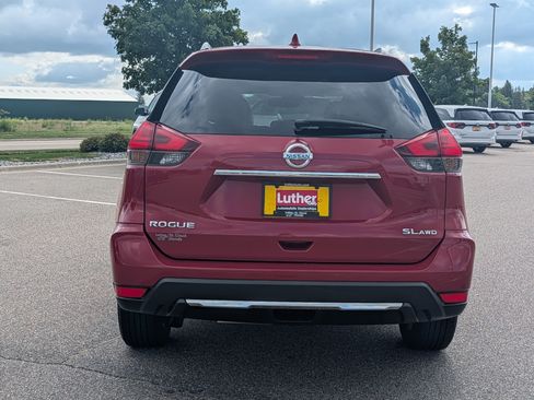 Used 2017 Nissan Rogue SL AWD/4WD image 6