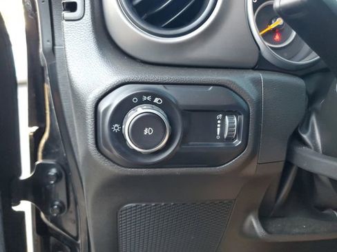 Used 2023 Jeep Wrangler Unlimited Sport AWD/4WD image 30