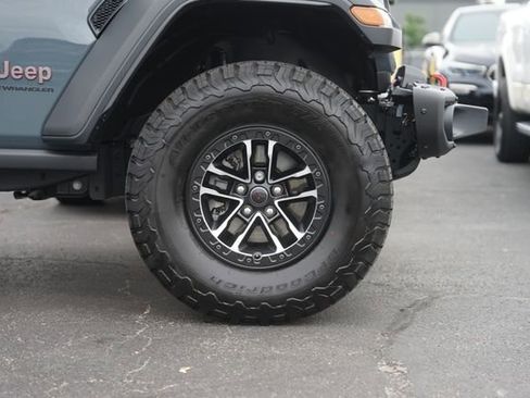 Used 2025 Jeep Wrangler Unlimited Rubicon w/ XTREMEE 35" Tire Package AWD/4WD image 4