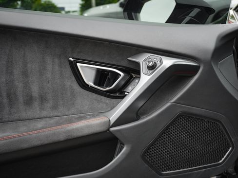Used 2016 Lamborghini Huracan LP 580-2 RWD image 15