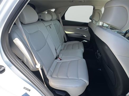 Used 2026 Genesis GV70 2.5T Select image 13