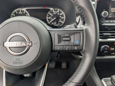 Used 2025 Nissan Pathfinder SV FWD image 14