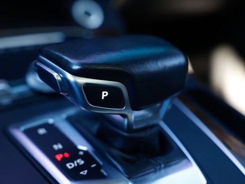 Used 2018 Audi Q5 2.0T Premium Plus w/ Premium Plus Package image 40