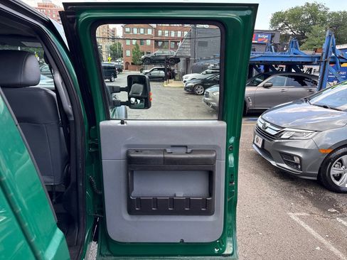 Used 2016 Ford F550 2WD Crew Cab Super Duty image 14