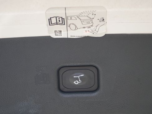 Used 2019 Lincoln Nautilus Reserve image 24