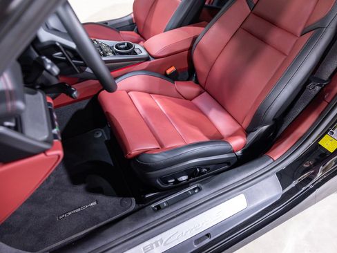 Used 2025 Porsche 911 Carrera S RWD image 40