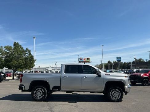 Used 2021 Chevrolet Silverado 2500 LTZ w/ LTZ Premium Package AWD/4WD image 2